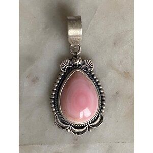 NEW Queen Pink Concha and Beaded Silver Pendant
